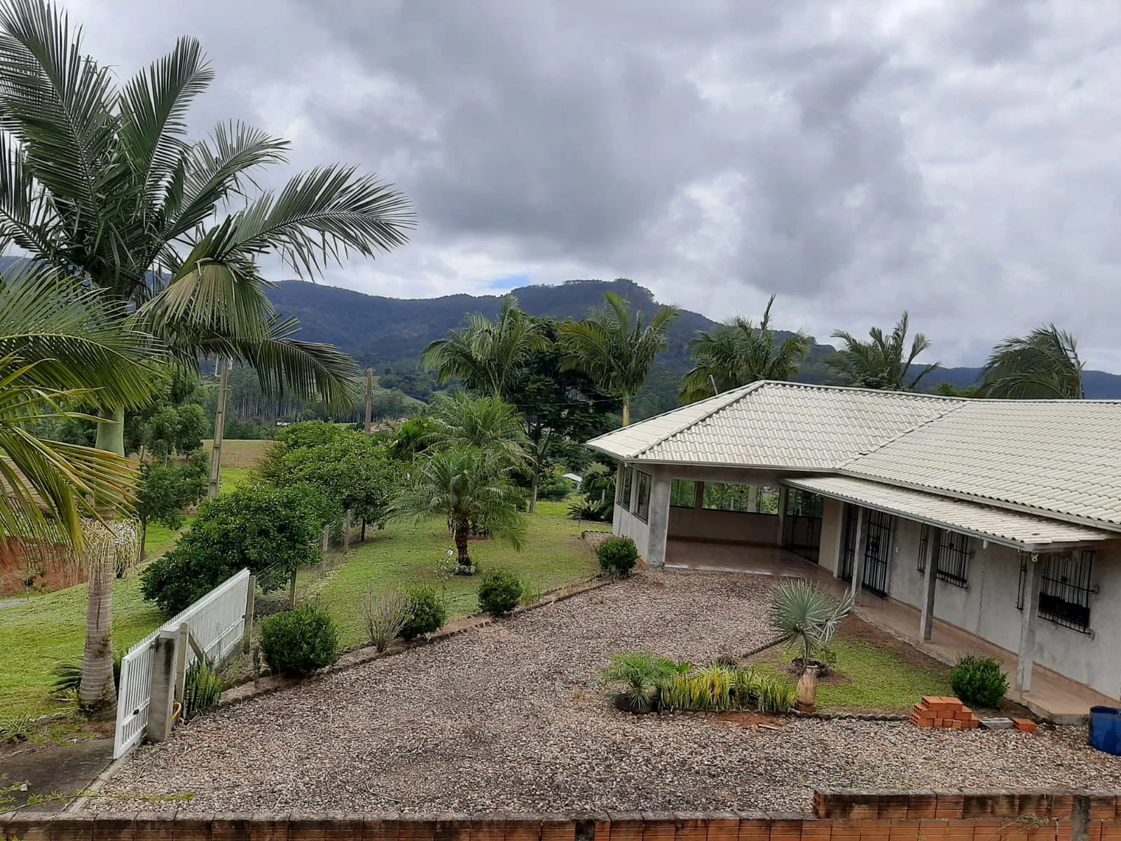Acesso à casa e área externa